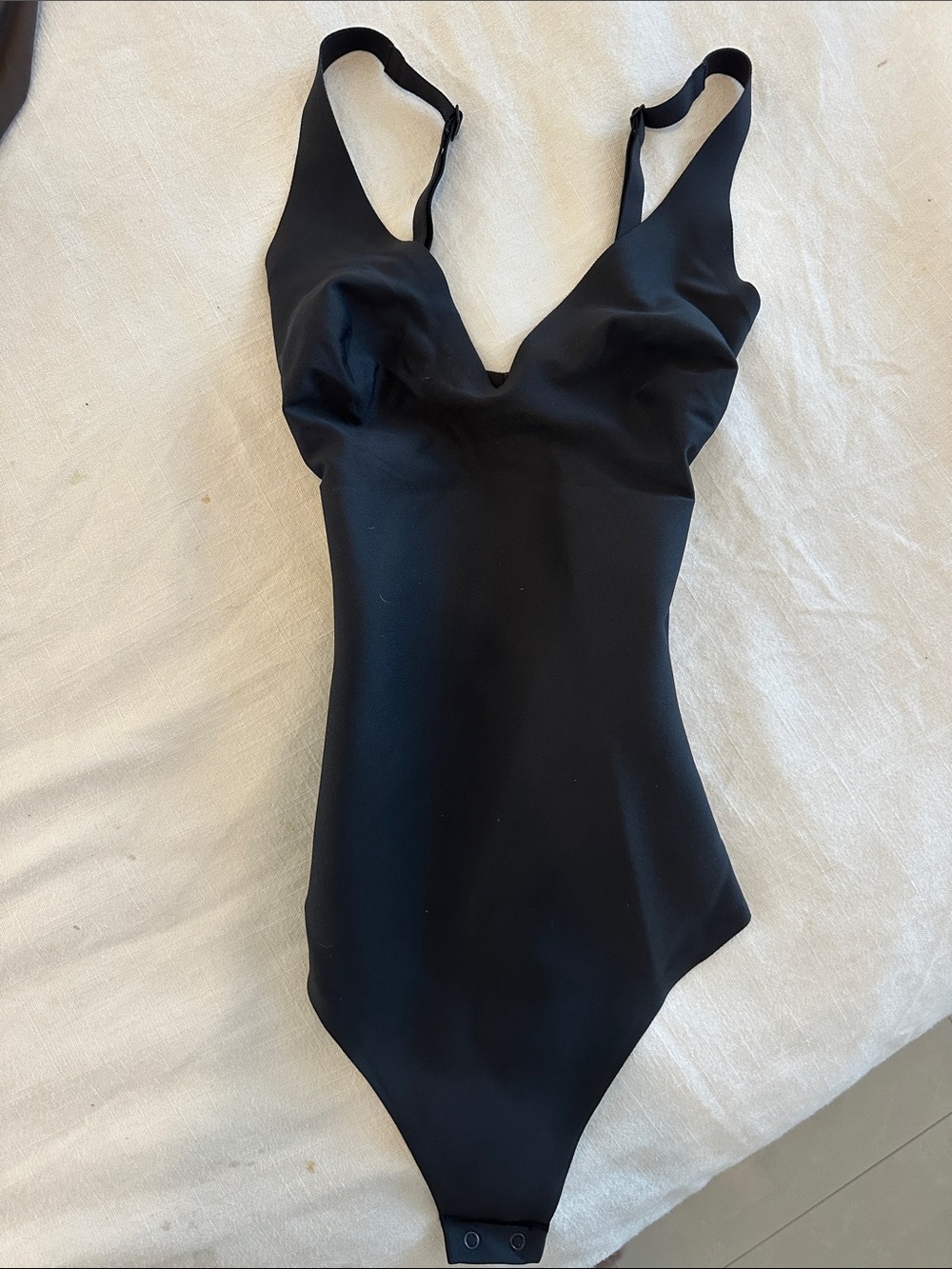 SKIMS Body Unlined Plunge Thong Bodysuit Size:XS Onyx